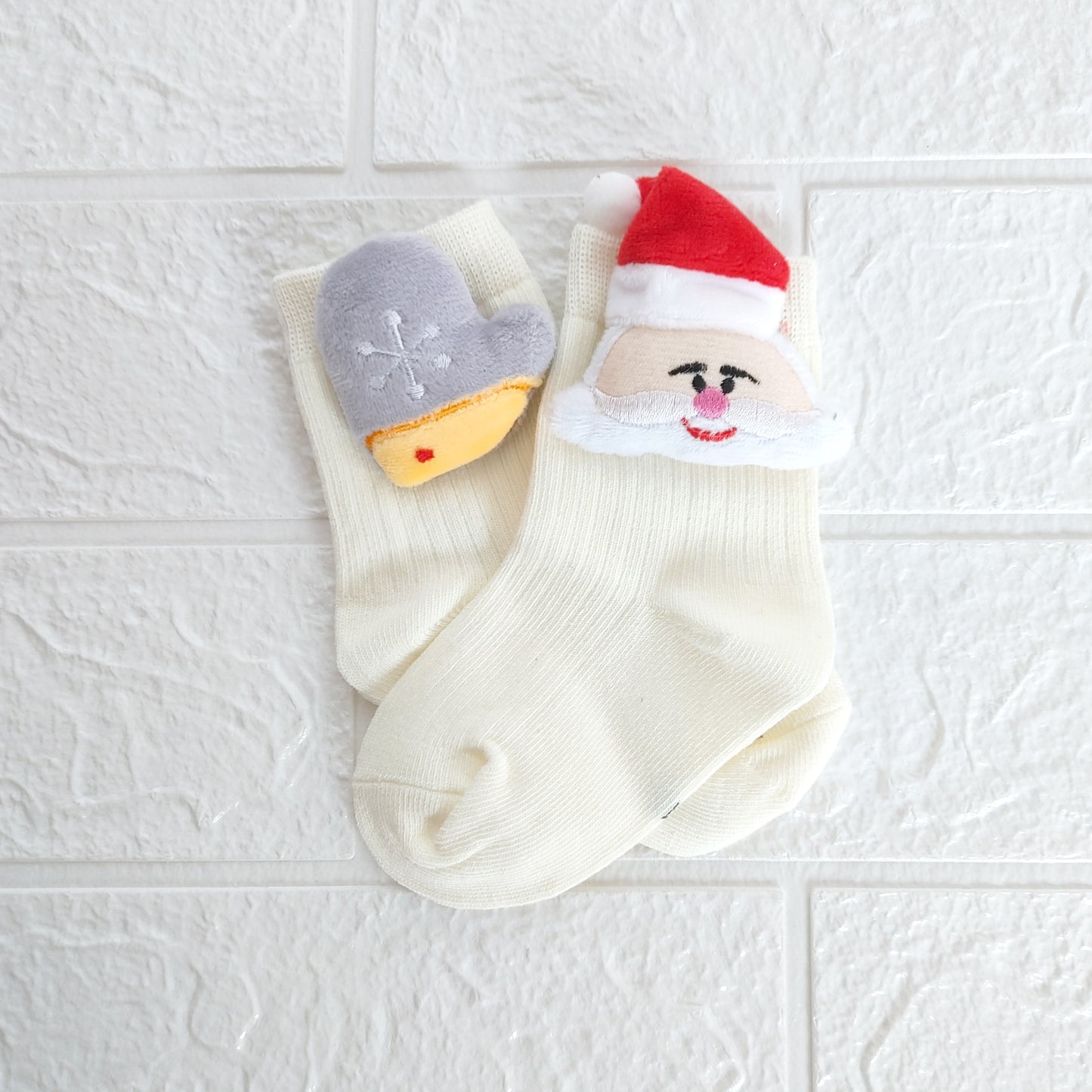 Christmas socks - cross santa & gloves