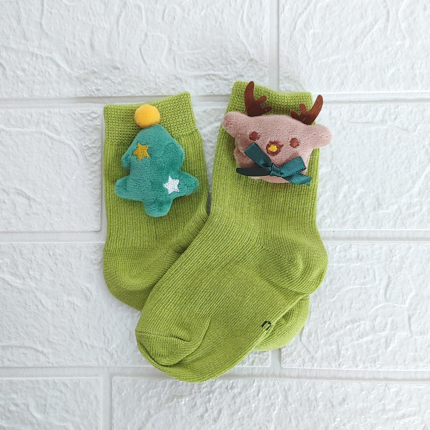 Christmas socks - cross reindeer & tree